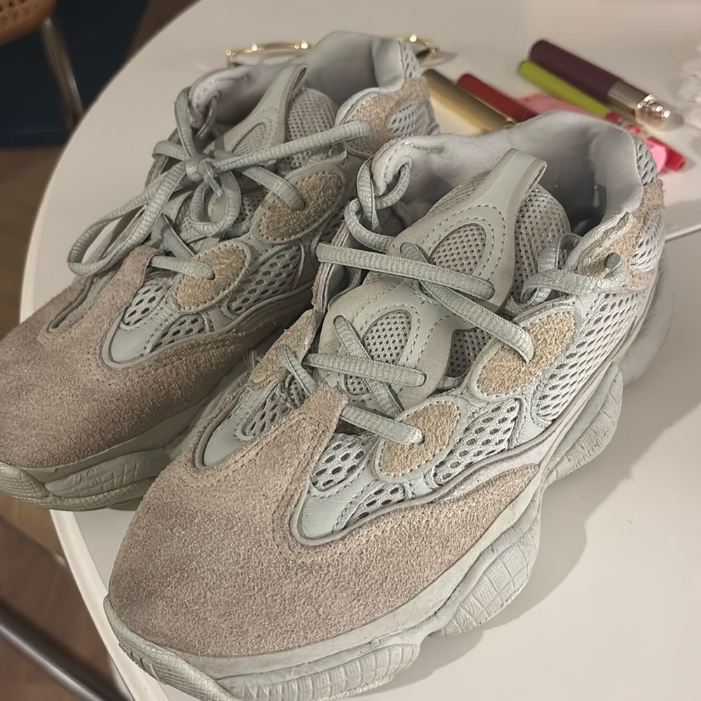 Yeezy 500 shoes
Light green/grey